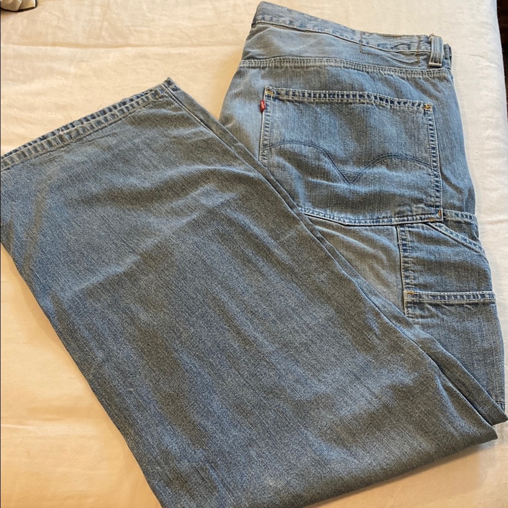 Levi's Blue Relaxed Jeans with Casual Appeal